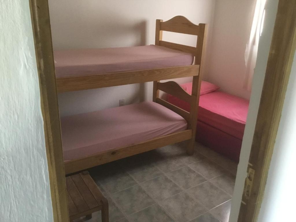 Palanda nebo palandy na pokoji v ubytování Tree House Hostel