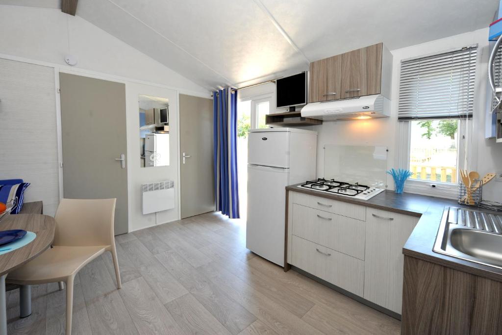 Camping Les Brillas - Mobil Home Emotion ( 6 Personnes )