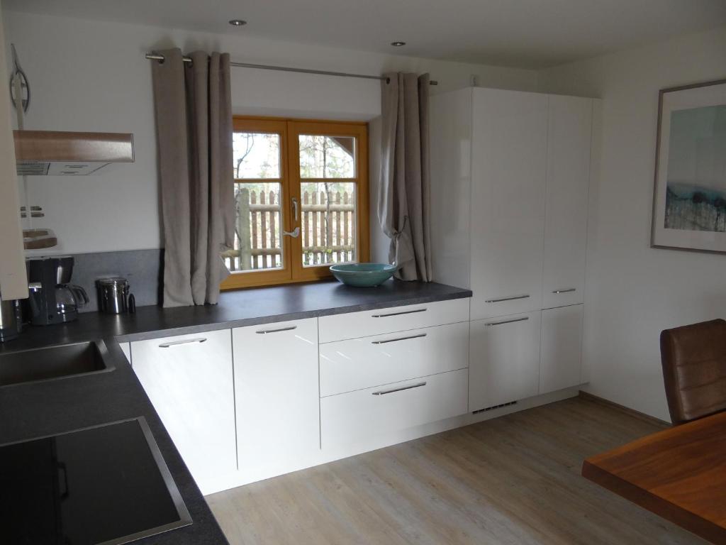 Kuchyň nebo kuchyňský kout v ubytování Ferienwohnung Riepertinger