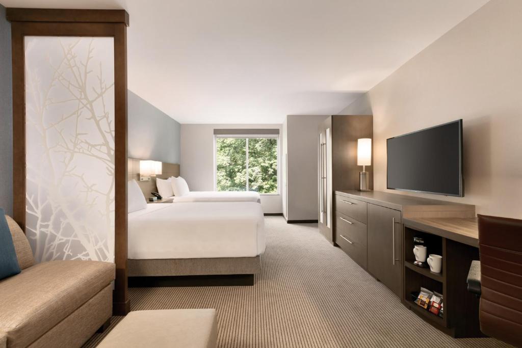 Hyatt Place Fort Lee/George Washington Bridge - Queen Room With Two Queen Beds And Sofa Bed