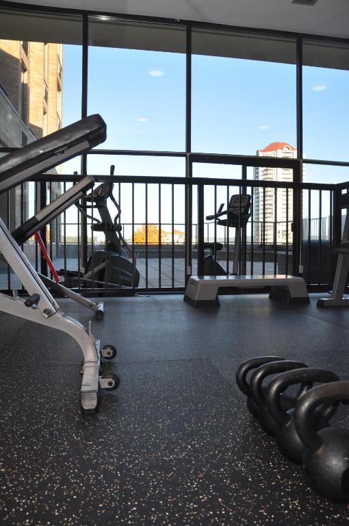 Fitness centrum a/nebo fitness zařízení v ubytování Coast Bastion Hotel