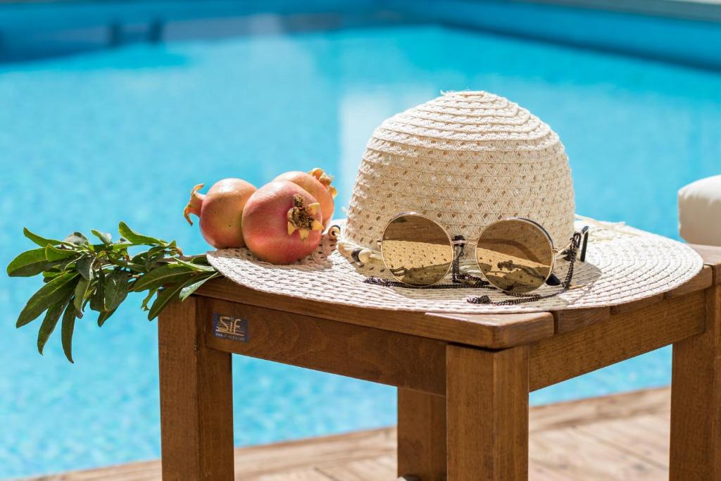 Bazén v ubytování Atlantis Hotel nebo v jeho okolí