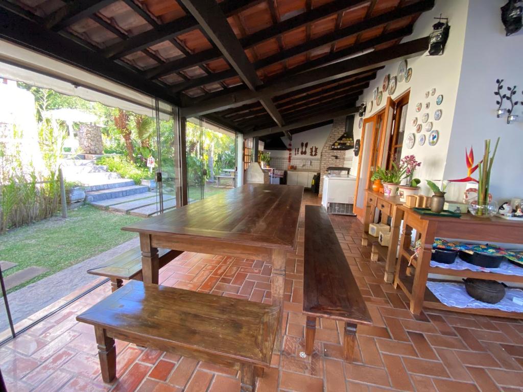  Casa alto padrão em condomínio fechado - São Roque