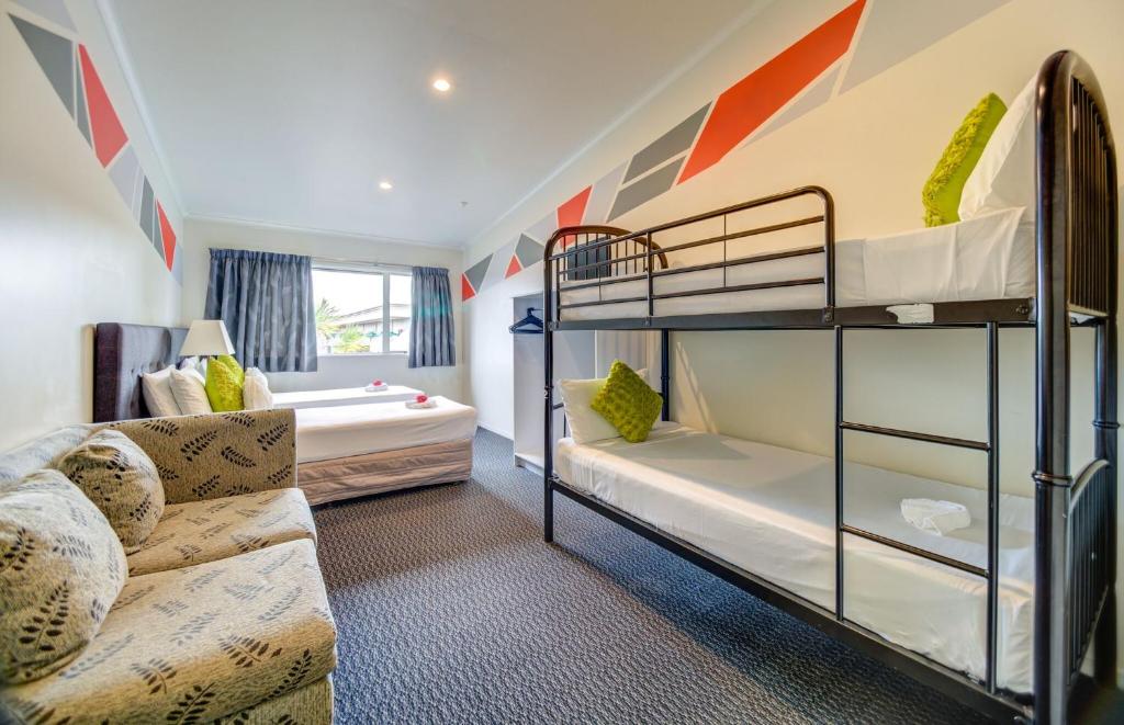 
Standard Room with Communal Bathroom
