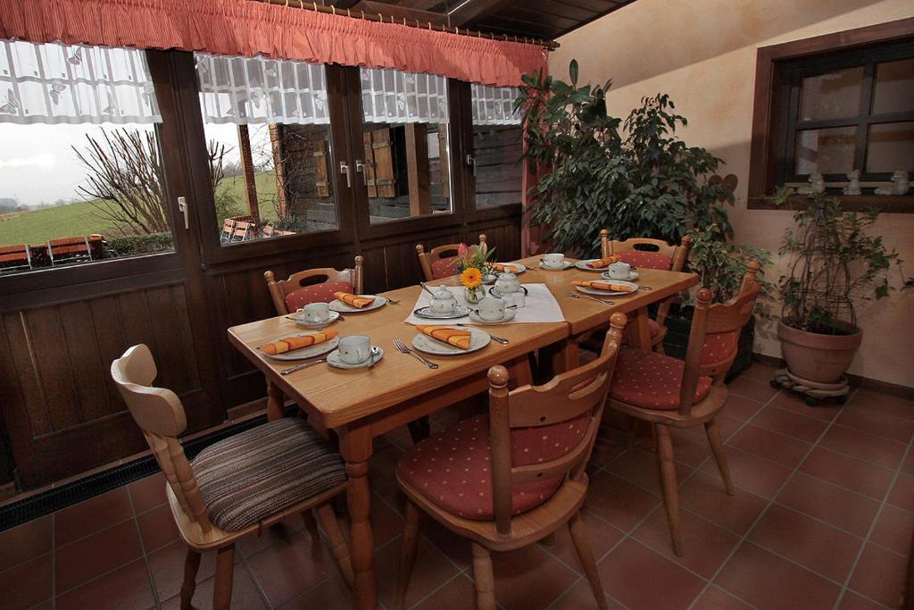 Restaurace v ubytování Pension St. Georg mit Moststüberl
