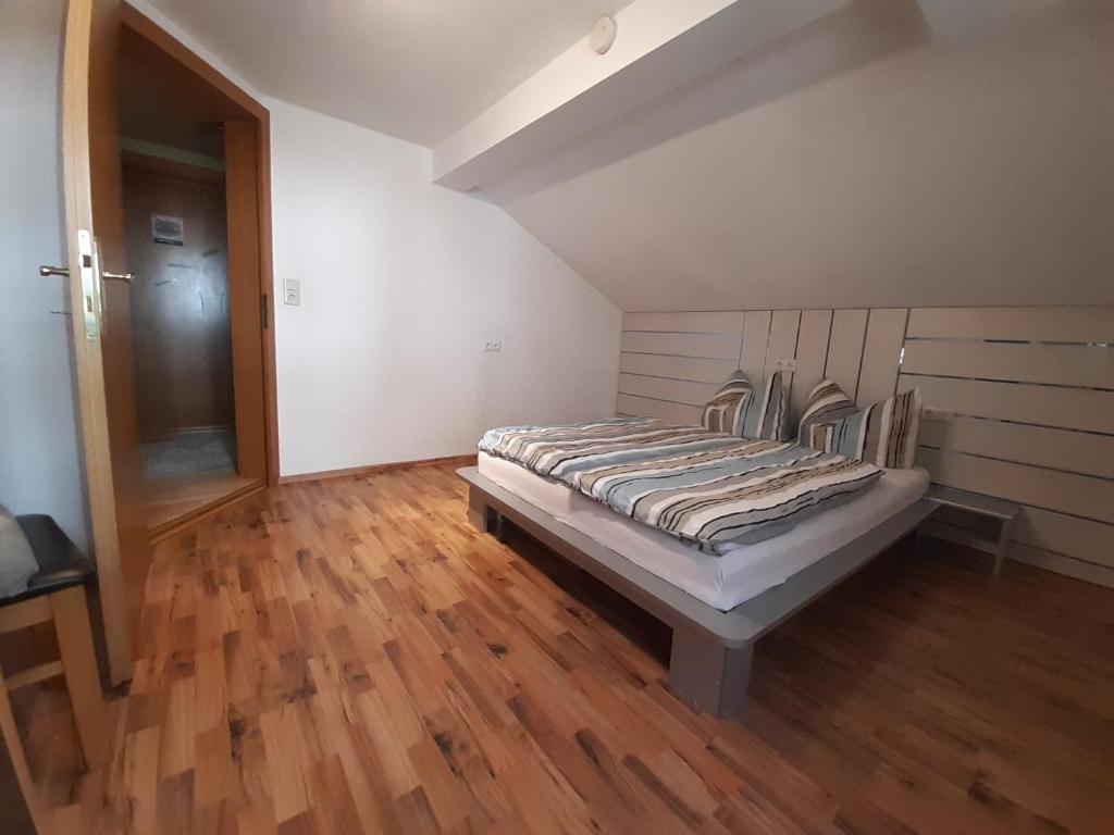 Posteľ alebo postele v izbe v ubytovaní Ferienwohnung Kern