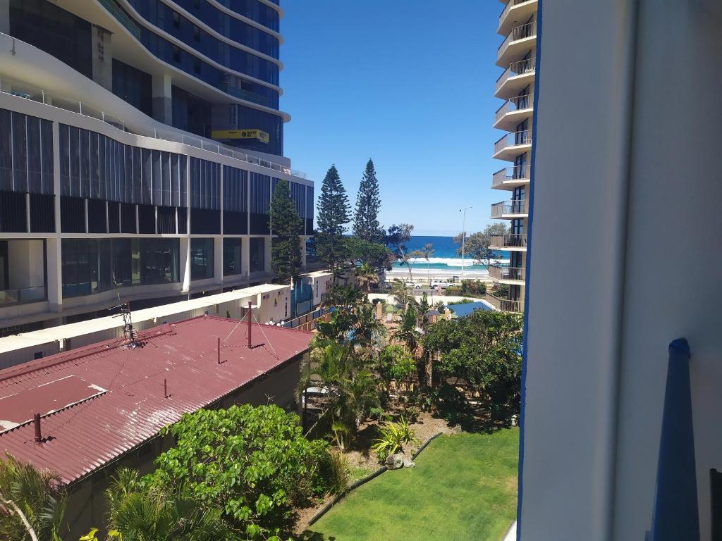 Quarterdeck Apartments - Budget Double Room