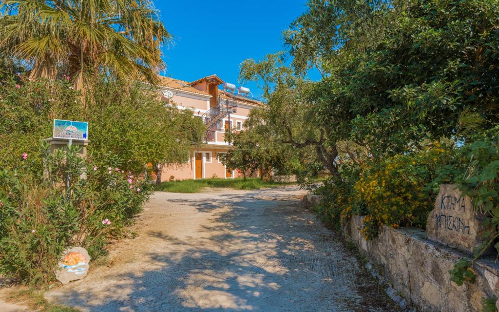 Fotografie z fotogalerie ubytování Kavos Psarou Studios & Apartments v destinaci Alykes
