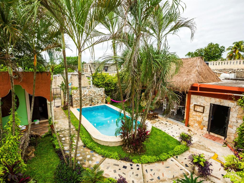Bazén v ubytování Casa Aluxes Hotel nebo v jeho okolí