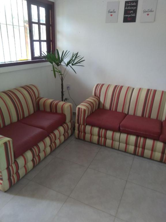  Casa piscina 600mts praia Maranduba