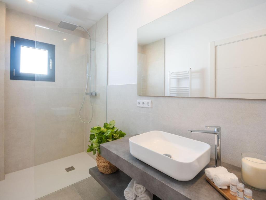 Kúpeľňa v ubytovaní Holiday Home Ca na Cati by Interhome