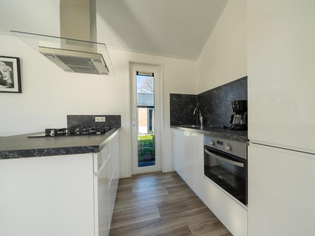 Holiday Home EuroParcs Resort Zuiderzee-9