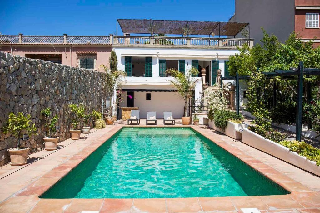 Hồ bơi trong/gần Villa Son Mas