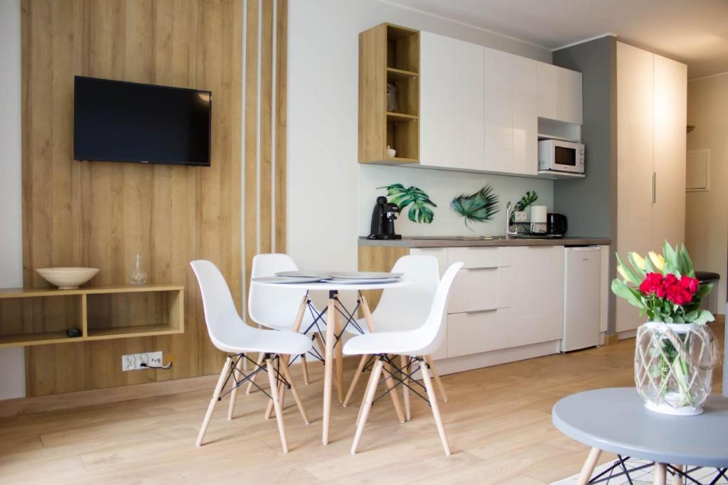 ครัวหรือมุมครัวของ Apartament - studio Wisła z widokiem na góry