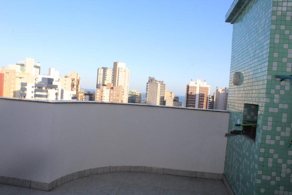  Cobertura a 3 quadras da praia