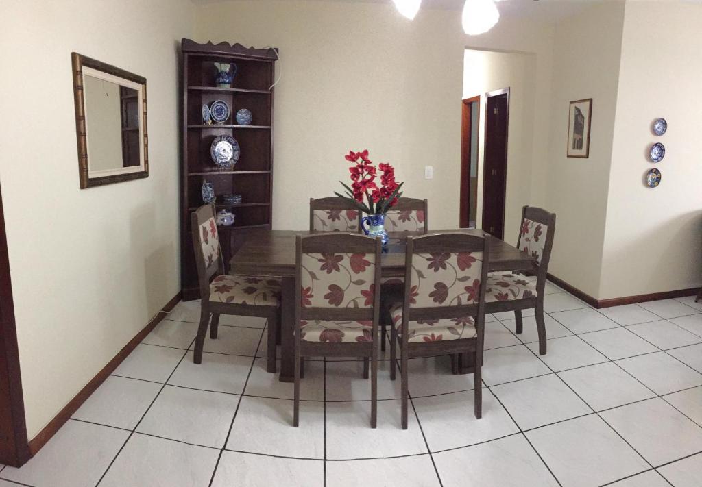  Amplo apartamento em frente ao mar em Itapema