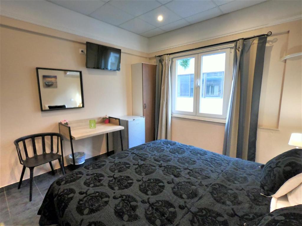 Achillion Hotel Piraeus - Resim 18