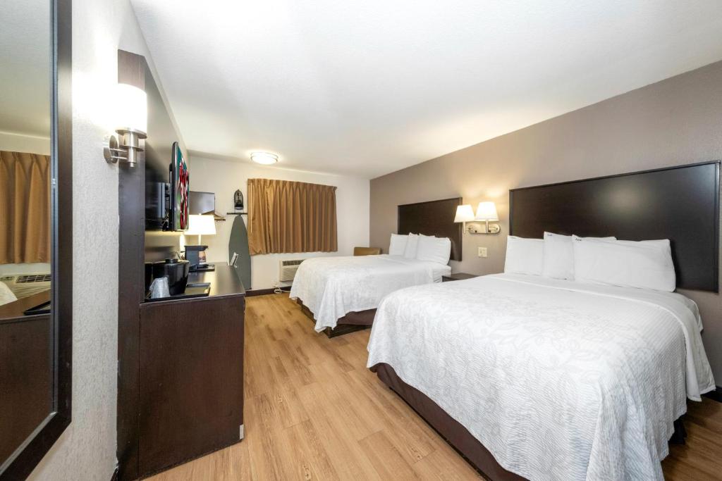 Red Roof Inn PLUS+ Huntsville - 豪华间 - 带两张双人床 - 一楼 - 禁烟
