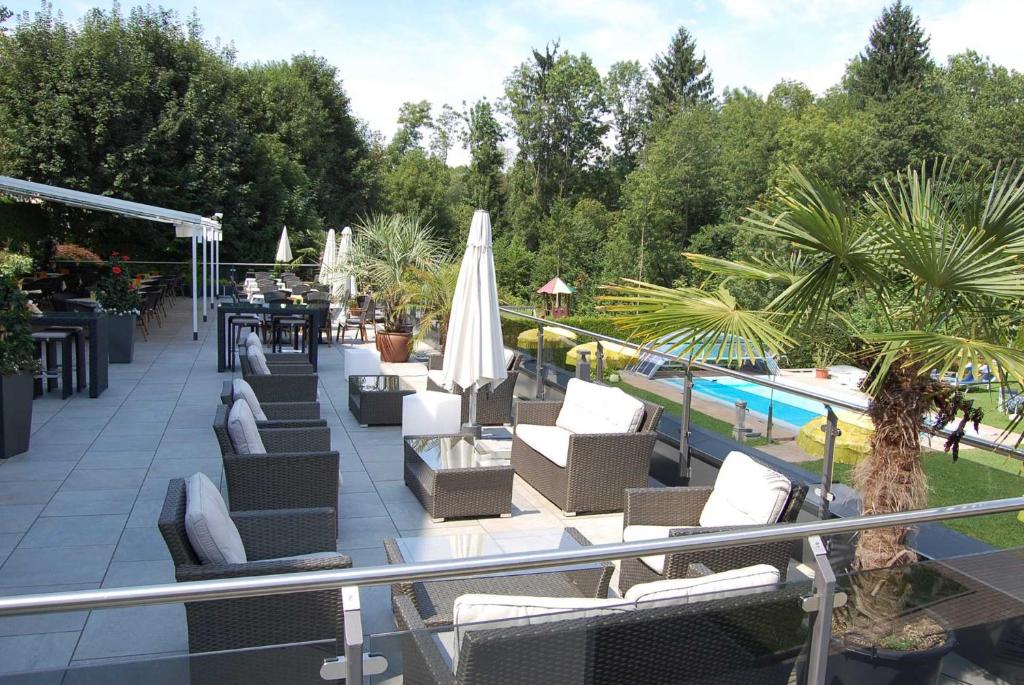 Bazén v ubytování Dei Hotel Schönblick nebo v jeho okolí