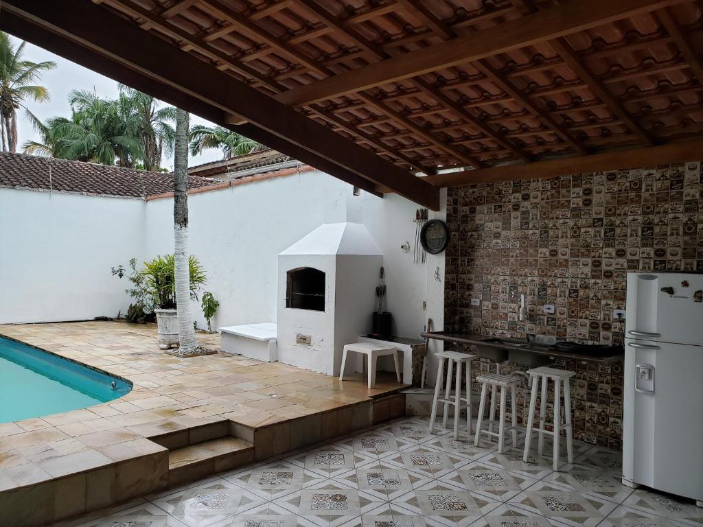 Casa com piscina