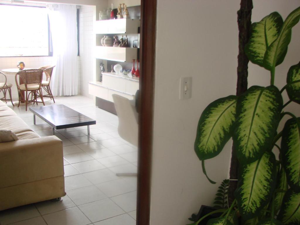  Apartamento em prédio Beira Mar