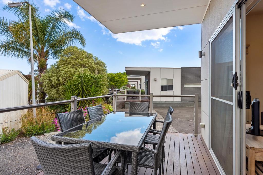 Discovery Parks - Melbourne - Deluxe Zwembadbad Met 2 Slaapkamers - Slaapt 5