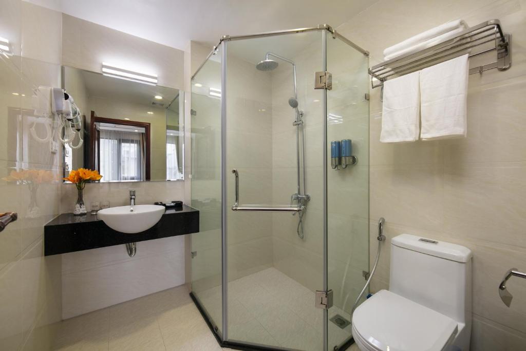 Koupelna v ubytování C'Bon Hotel Do Quang