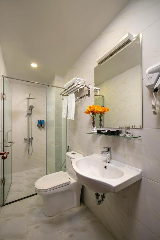Koupelna v ubytování C'Bon Hotel Do Quang