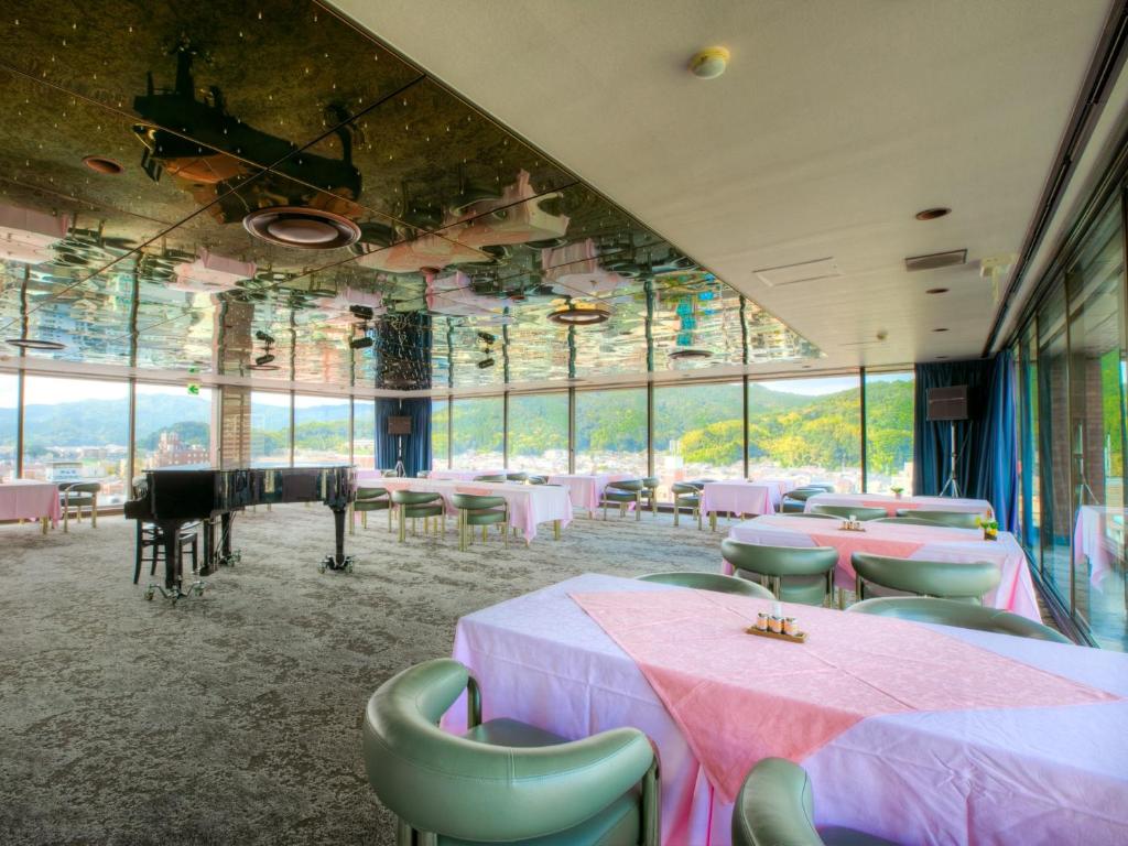 Restaurace v ubytování Maizuru Grand Hotel