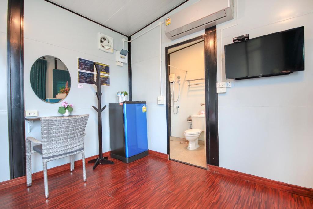 Happy Mountain Airport Resort - 8