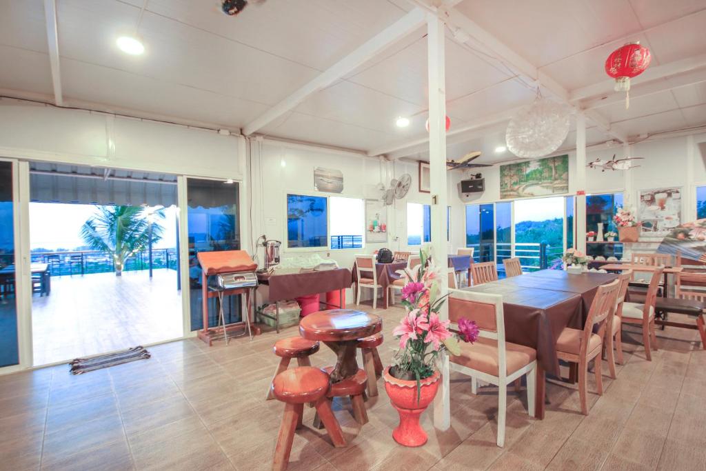 Happy Mountain Airport Resort - 12