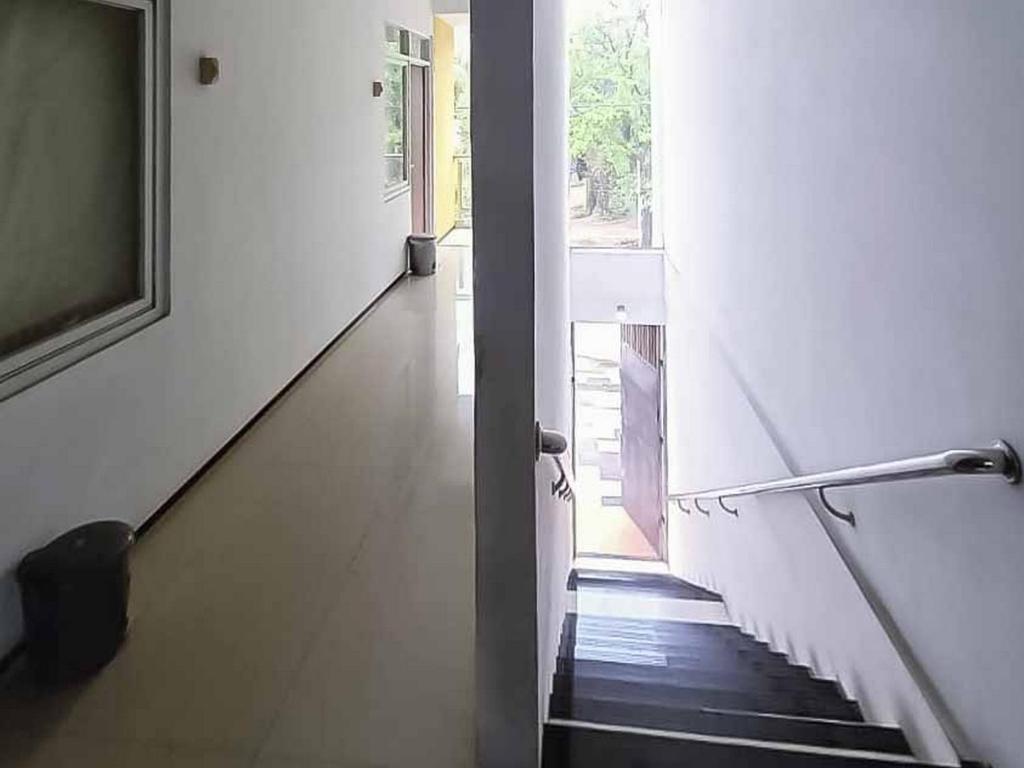 Fotografie z fotogalerie ubytování Aimer Guest House Syariah Mitra RedDoorz v destinaci Cilegon