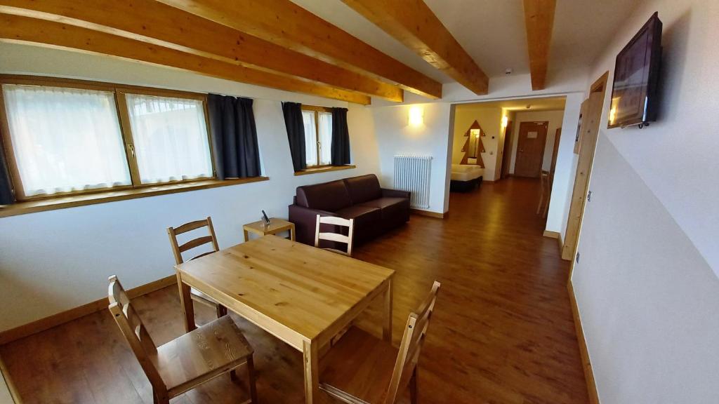 Hotel Monte Bondone - Suite De Deux Chambres Avec Vue Panoramique
