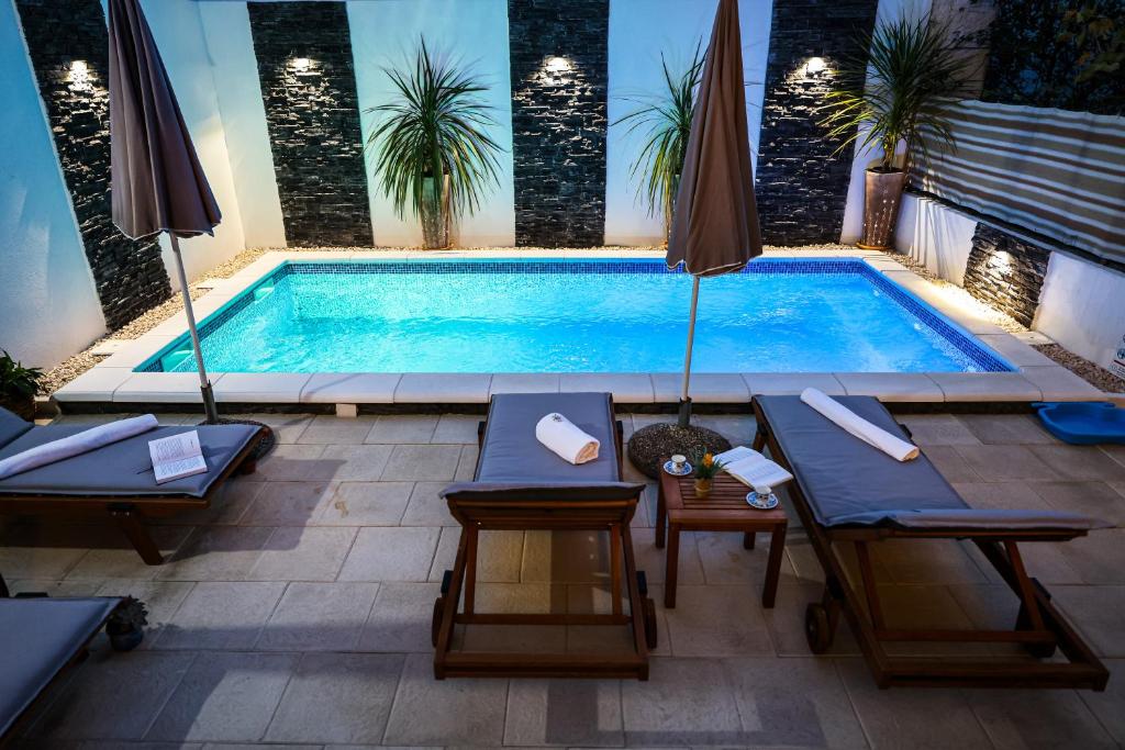 Apartment Rustica Zadar with exclusive use of the pool-ground floor - Apartamento De Dos Dormitorios Con Piscina Privada
