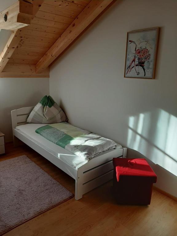 A bed or beds in a room at Ferienwohnung Christine
