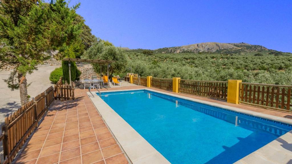 Bazén v ubytování La Casita Montefrio by Ruralidays nebo v jeho okolí