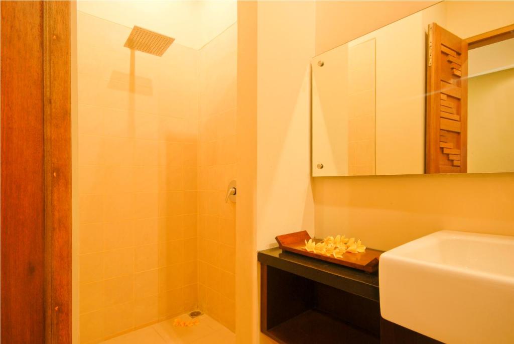 The Green Zhurga Suite - Deluxe One-Bedroom Apartment With Garden View
