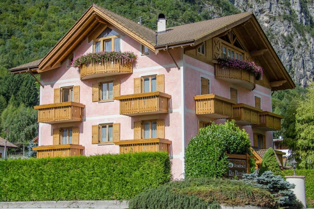 Nespecifikovaný výhled na hory nebo výhled na hory při pohledu z aparthotelu