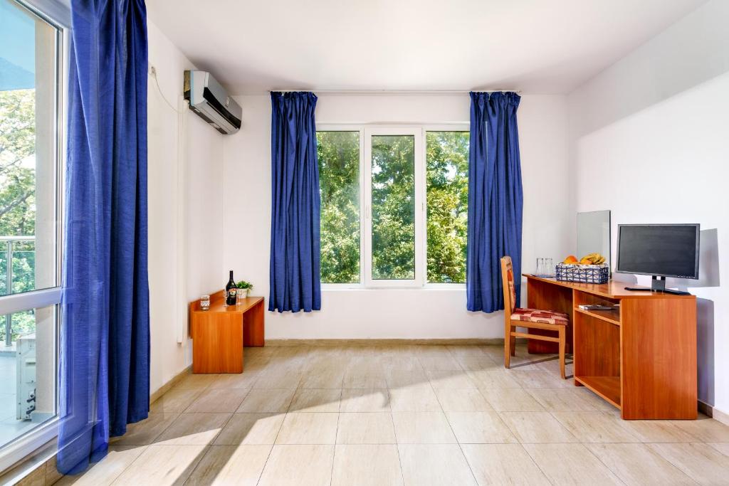 TV a/nebo společenská místnost v ubytování Hotel Park 2