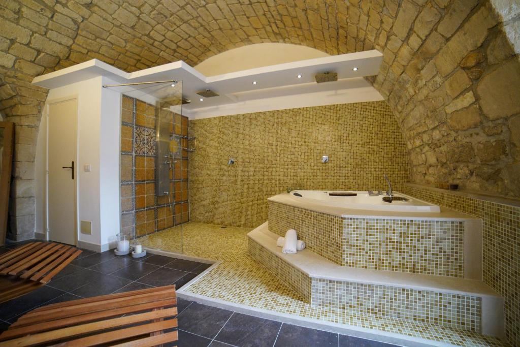 Kúpeľňa v ubytovaní Modica Castle