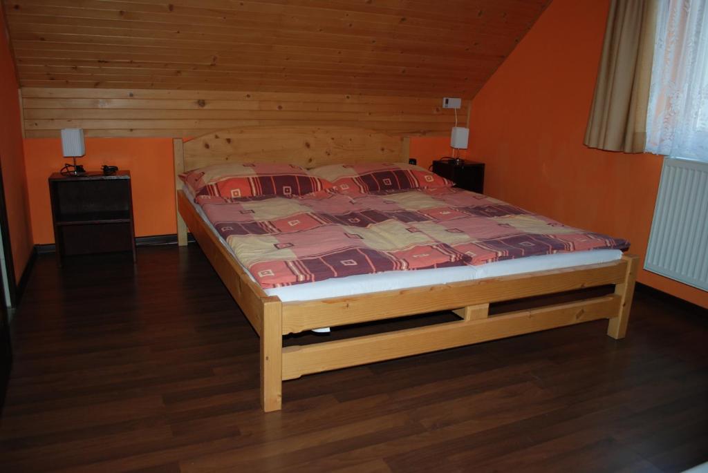 A bed or beds in a room at Aniel Privat