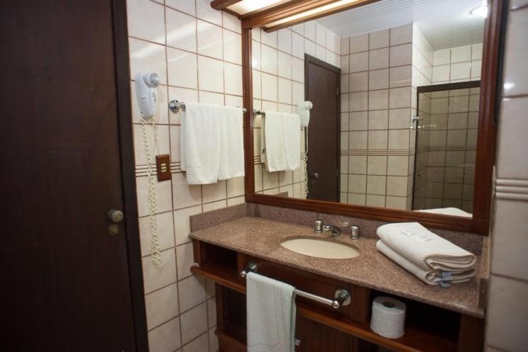 Hotel Araçá - 标准四倍房间