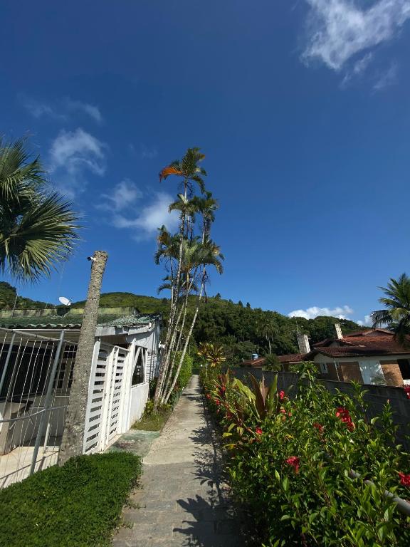  Apartamento Ubatuba Vista para o mar e pé na areia - Praia das Toninhas