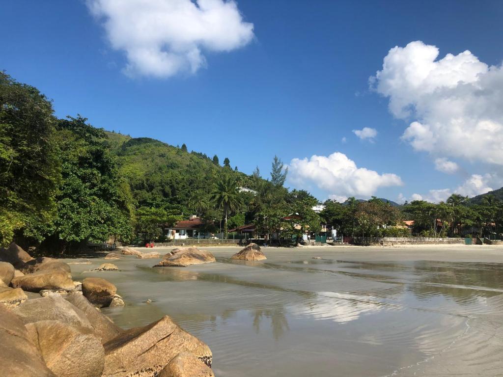  Apartamento Ubatuba Vista para o mar e pé na areia - Praia das Toninhas