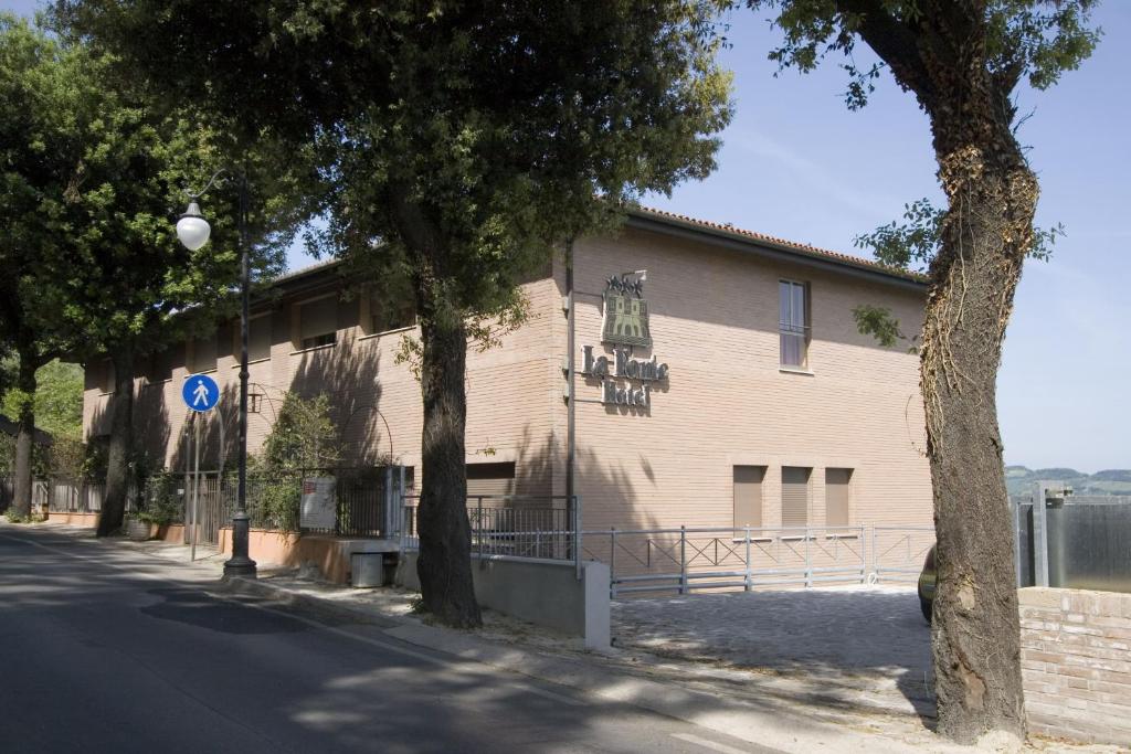 Budova, kde se hotel nachází
