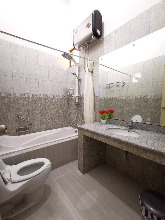 Koupelna v ubytování Nariska Suite Homestay