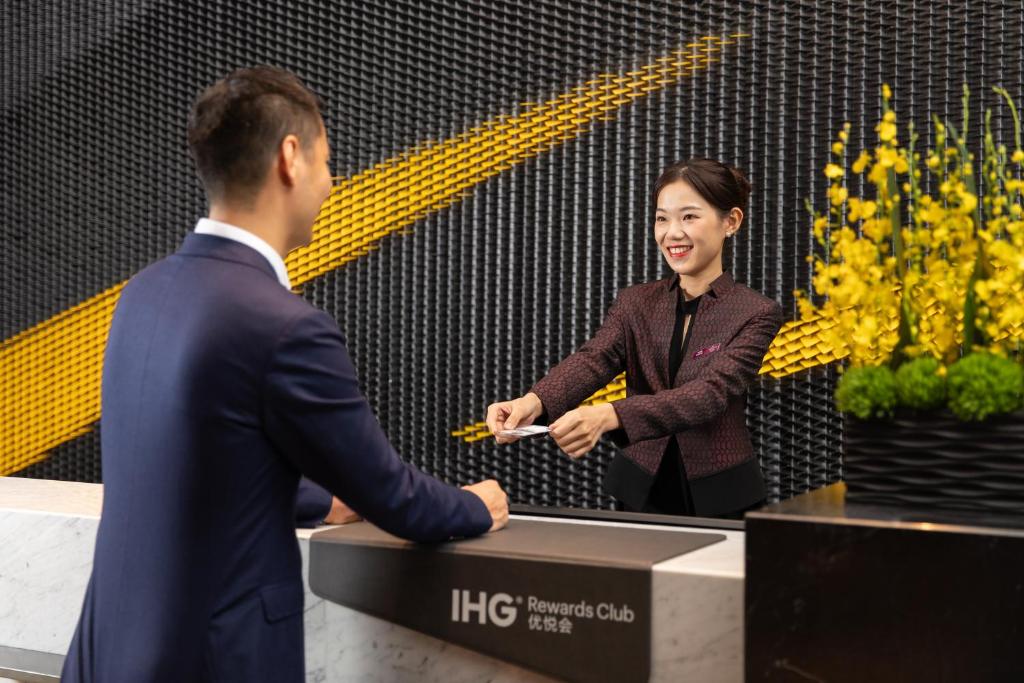 Crowne Plaza Foshan Nanhai-an IHG Hotel-Guangzhou South Railway Station Free Shuttle Busの宿泊客