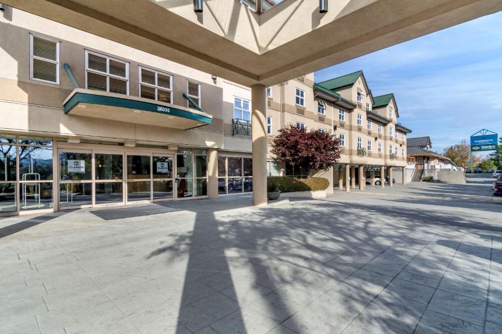 Clarion Hotel & Conference Centre- Abbotsford, BC Hotels- First