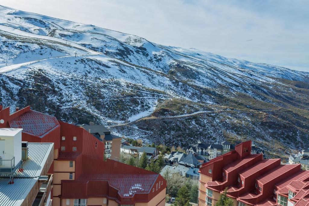 Widok na góry z tego aparthotelu