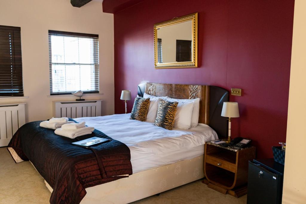 St Giles House - Resim 35